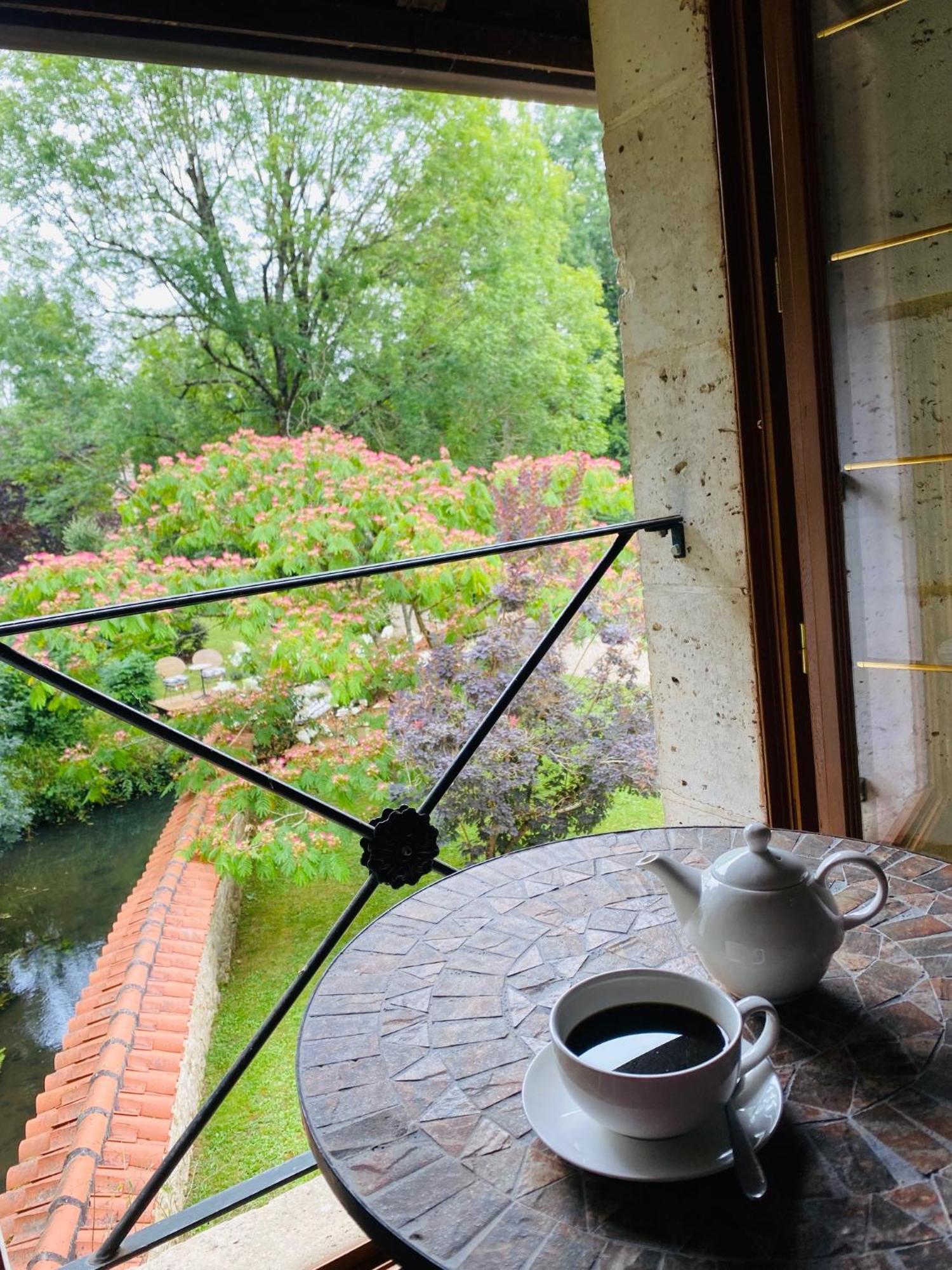 Moulin Du Fontcourt Bed & Breakfast Chasseneuil-sur-Bonnieure Luaran gambar