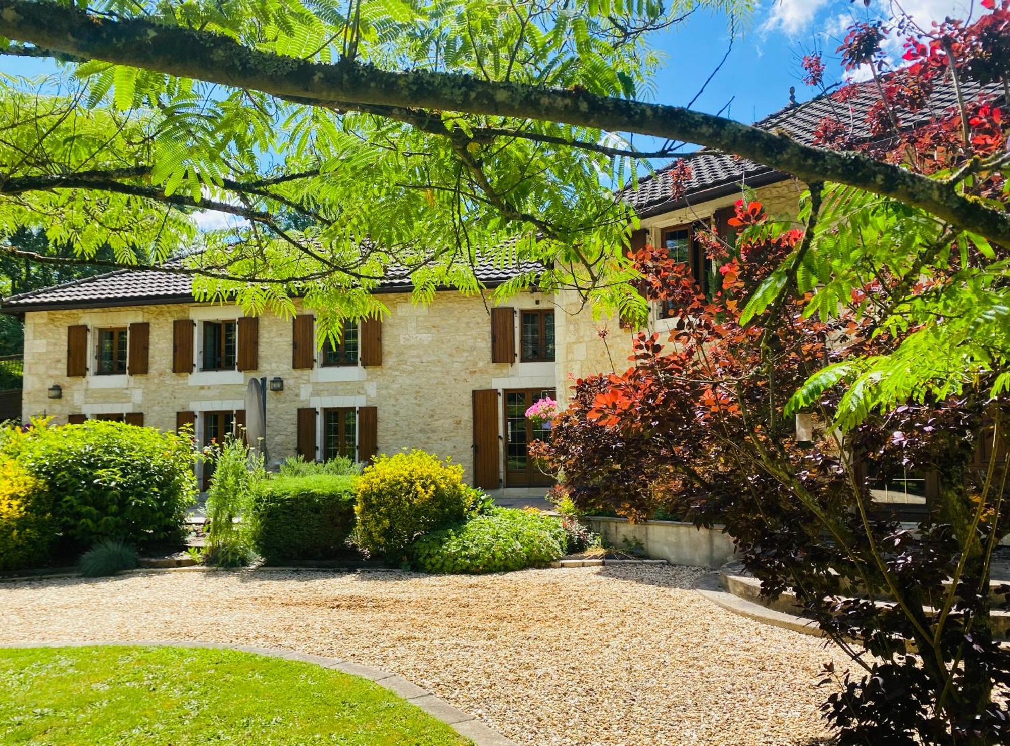 Moulin Du Fontcourt Bed & Breakfast Chasseneuil-sur-Bonnieure Luaran gambar