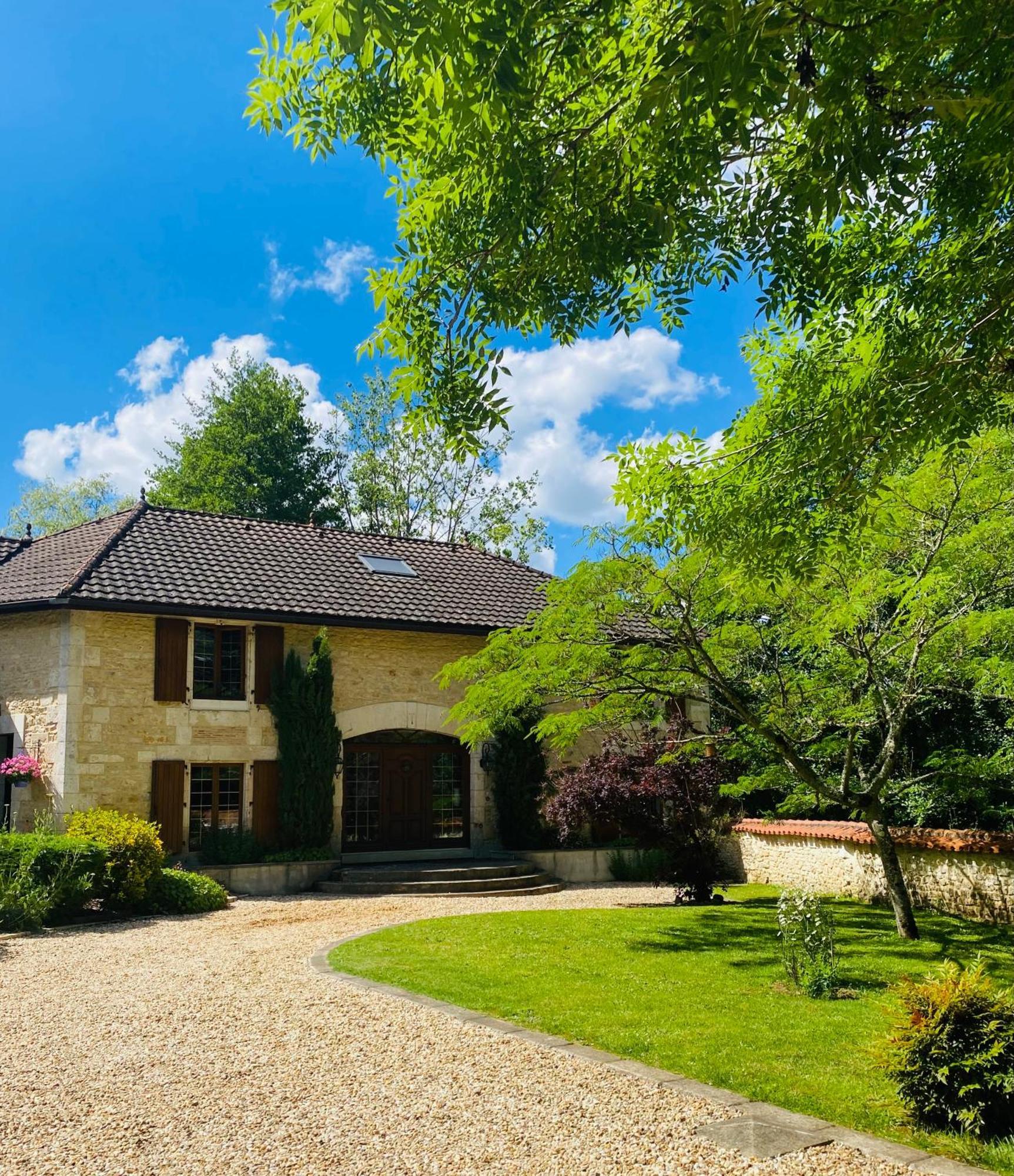 Moulin Du Fontcourt Bed & Breakfast Chasseneuil-sur-Bonnieure Luaran gambar